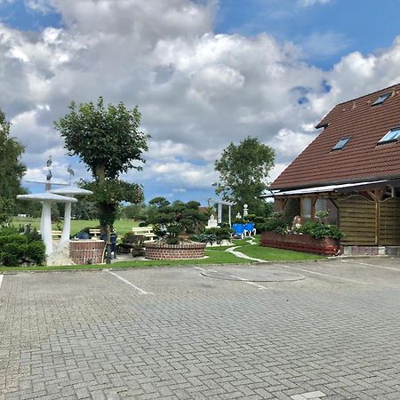 Garni Hotel-Pension Holum Neuharlingersiel Exterior foto